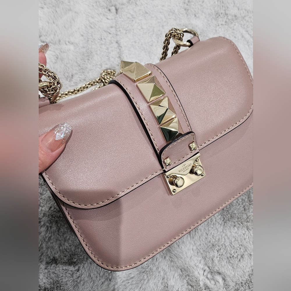 *SOLD* Valentino Garavani Glam Lock Rockstud Bag
